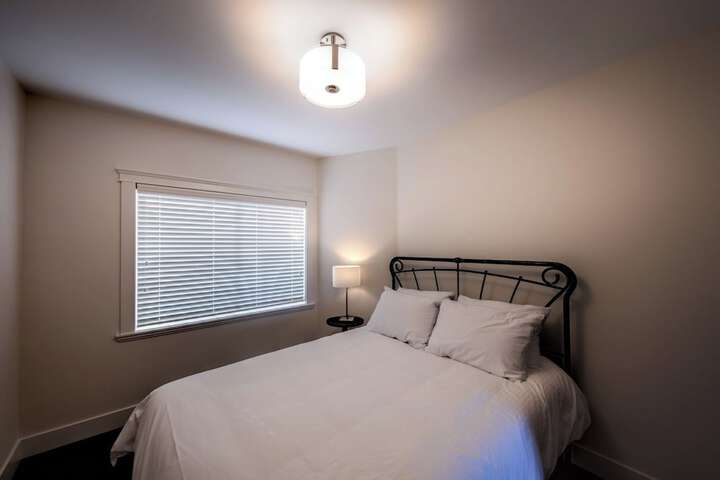 Room 3 of 65
