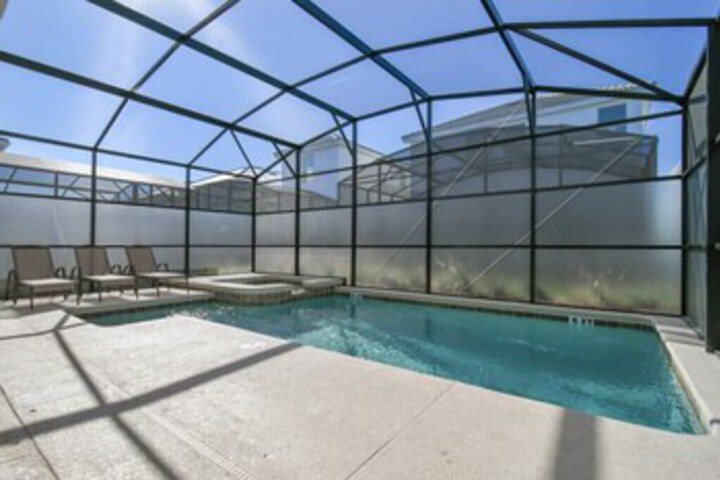 Pool 98 of 158