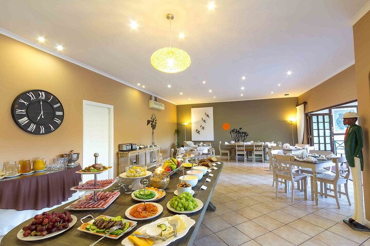 Dining 40 of 56