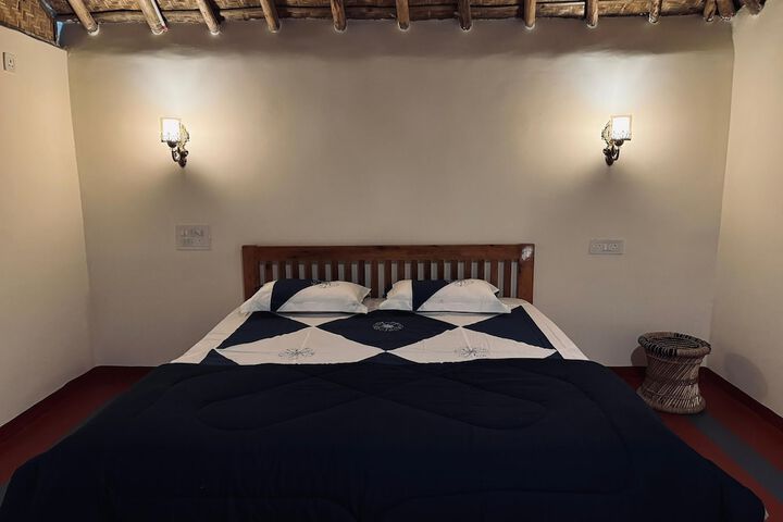 Room 6 of 16