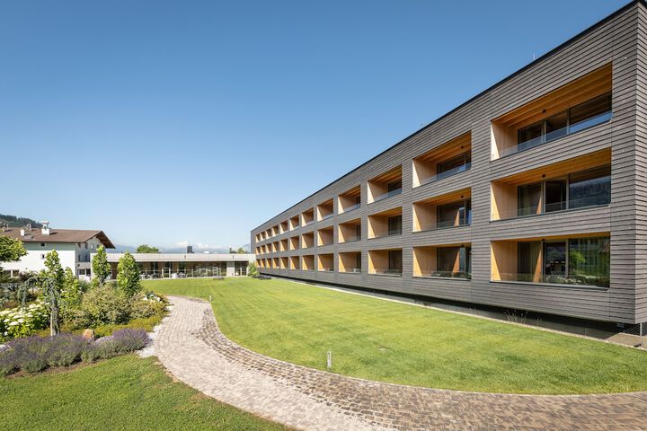 Hotel Exterior 64 of 68