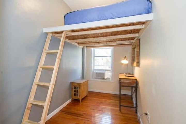 Room 34 of 103