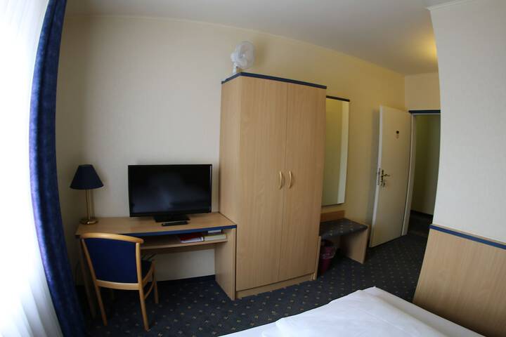 Room 7 of 39