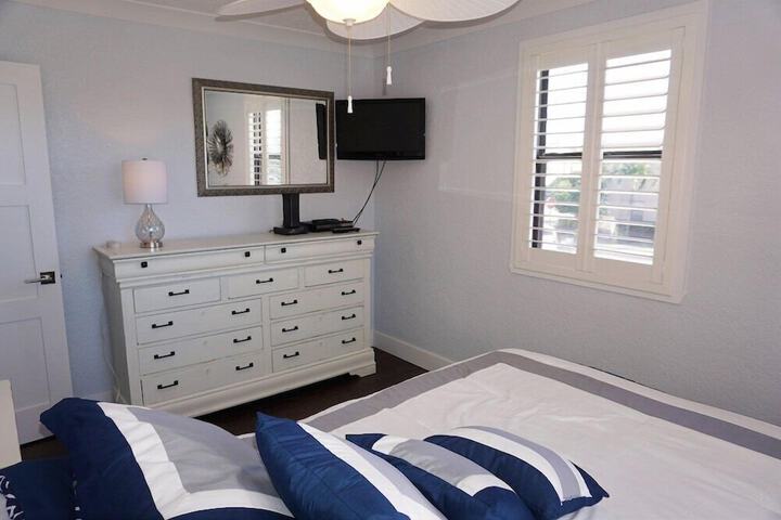 Room 85 of 325