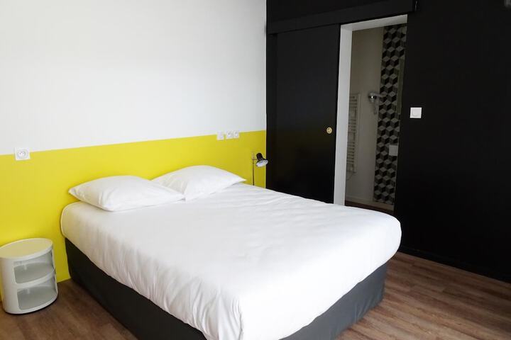 Room 17 of 44