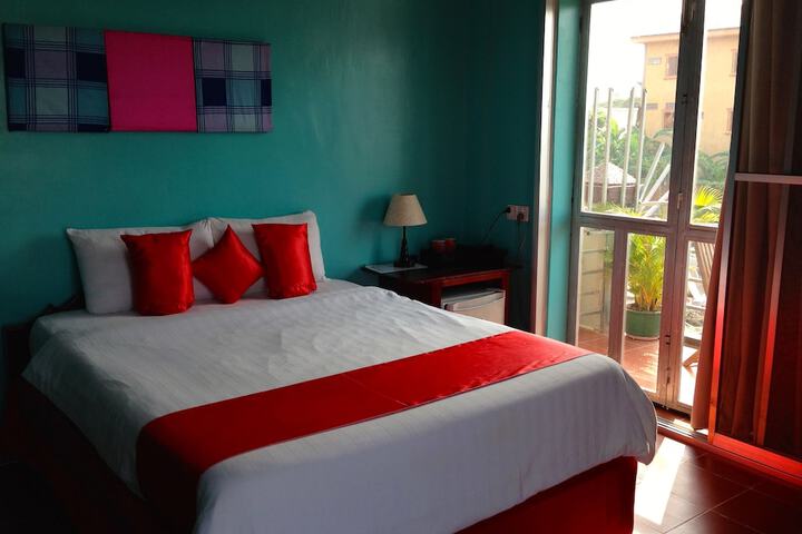 Room 8 of 37