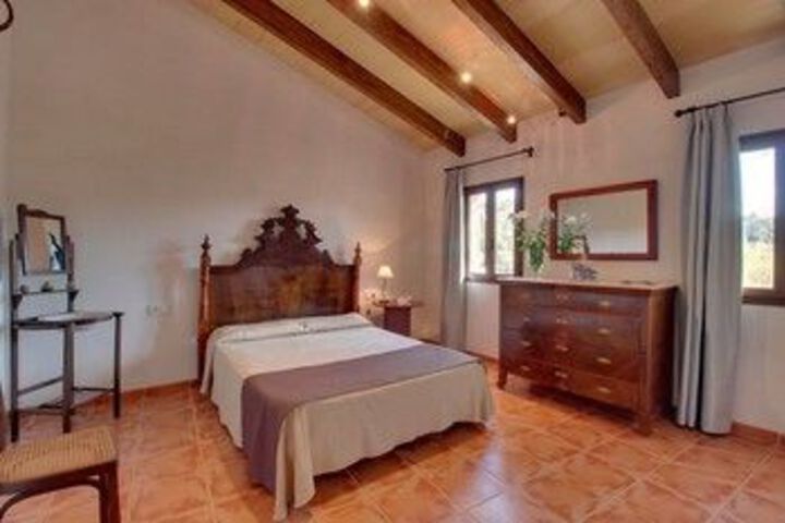 Room 12 of 25