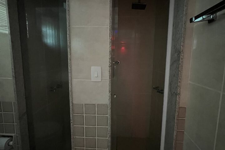 Room 70 of 118