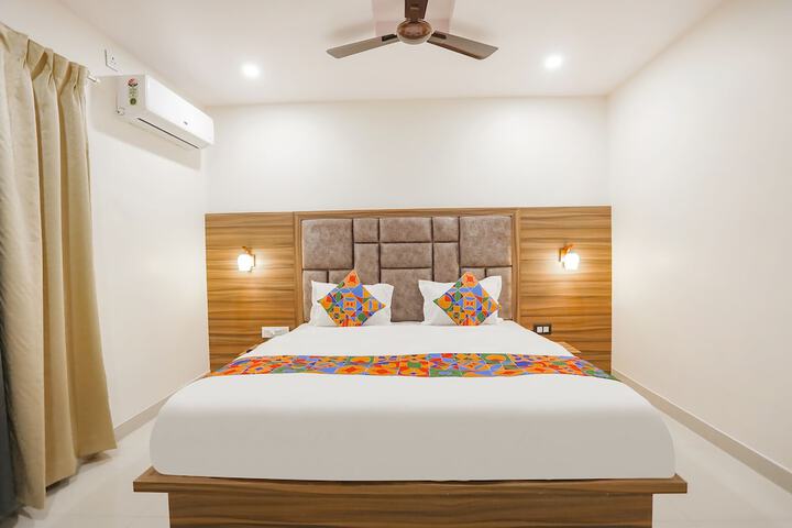 Room 11 of 25