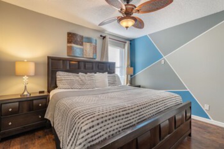 Room 102 of 272