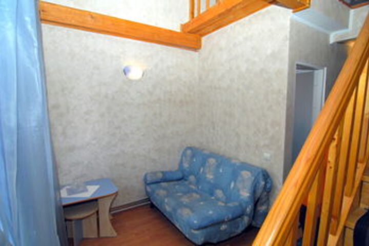 Room 42 of 49