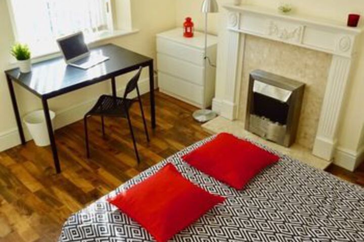 Room 13 of 23