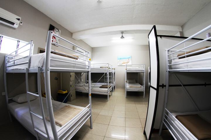 Room 7 of 127