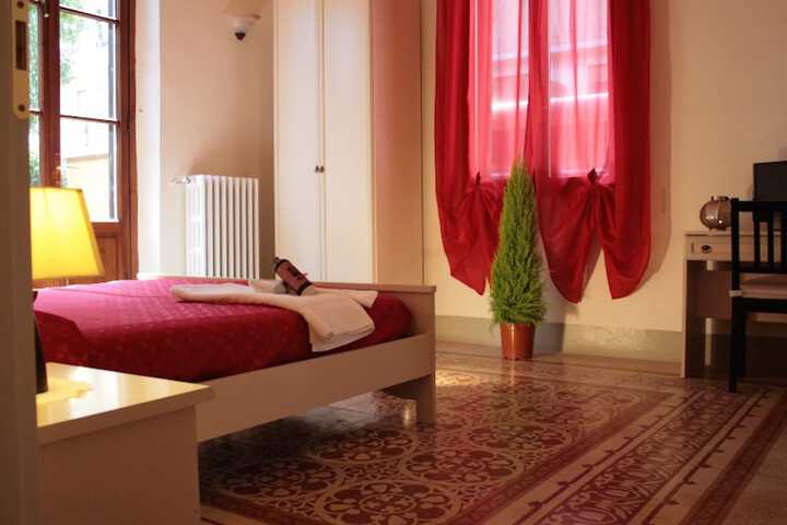 Room 4 of 69