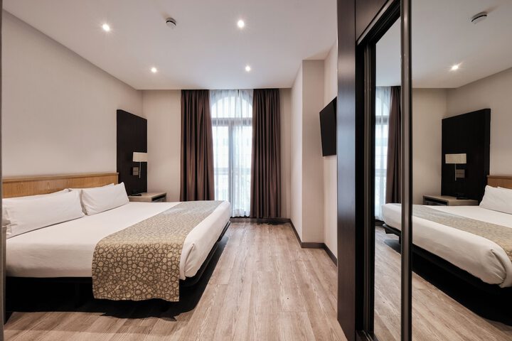 Room 8 of 88