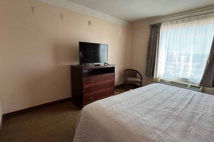 Room 8 of 22