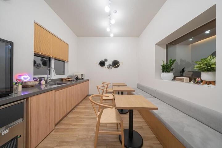 Dining 111 of 116