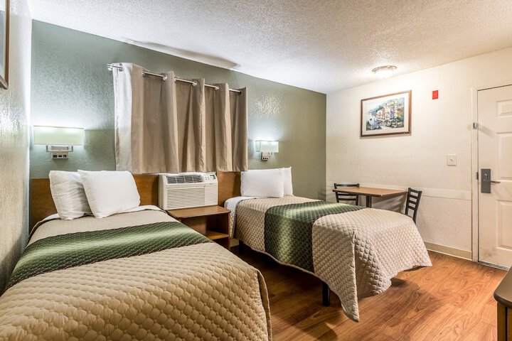 Studio Double Bed (8 of 9)