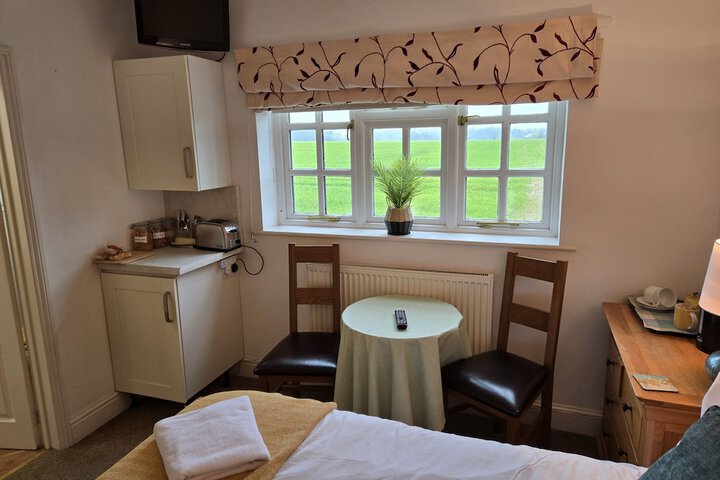 Room 5 of 15