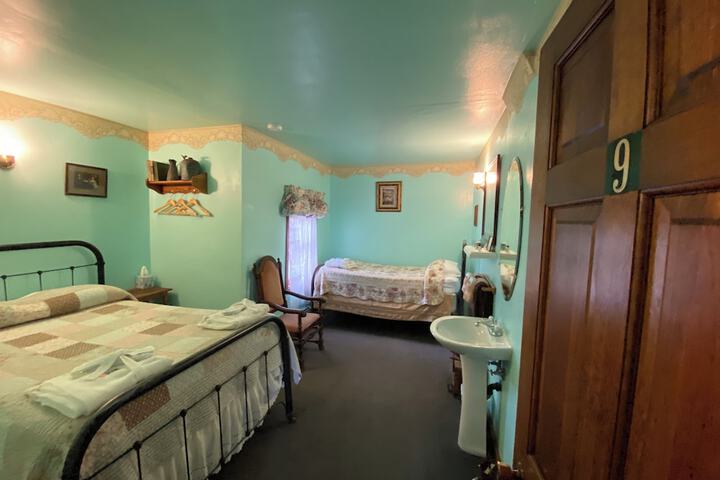 Room 20 of 81