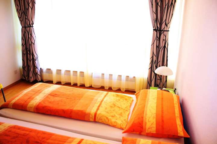 Room 14 of 34