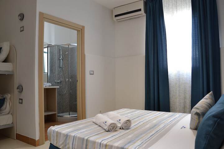 Room 16 of 29