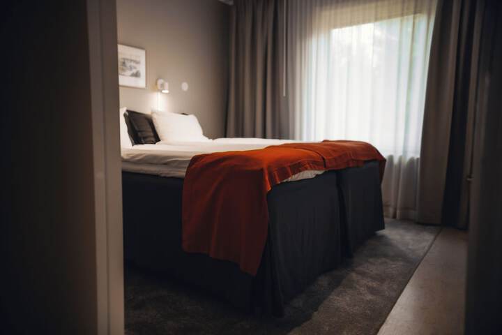Room 6 of 25