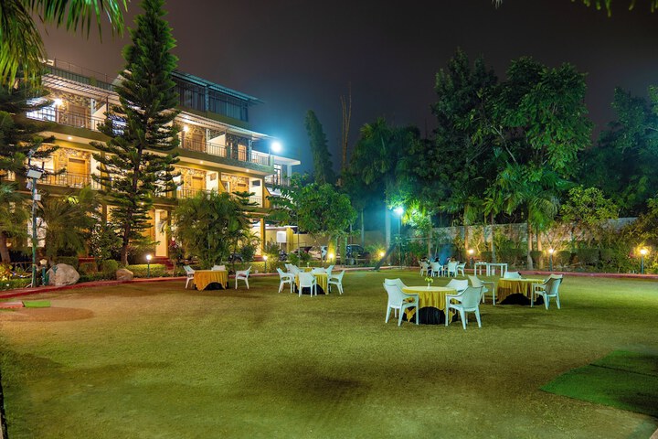 Hotel Exterior 99 of 114