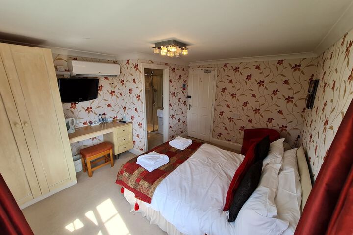 Room 33 of 96