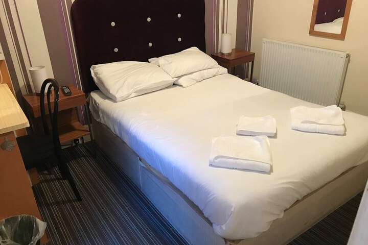 Room 3 of 22