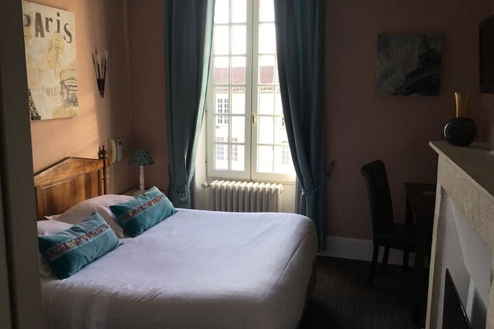 Room 22 of 40