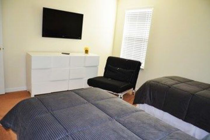Room 6 of 15
