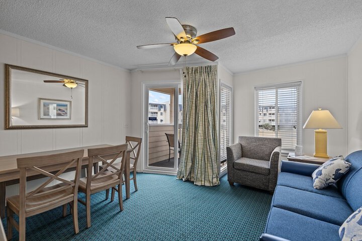 Room 6 of 44