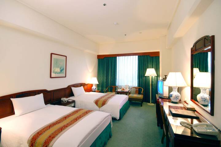 Room 16 of 43