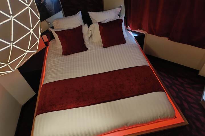 Room 29 of 53