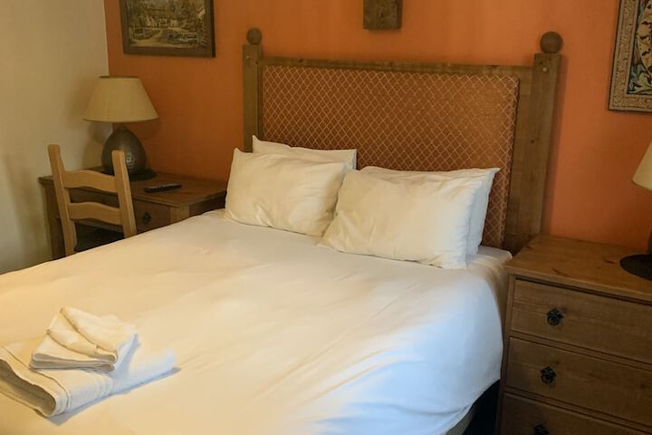 Room 3 of 10