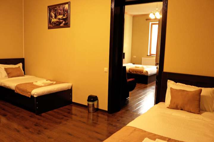 Room 16 of 71