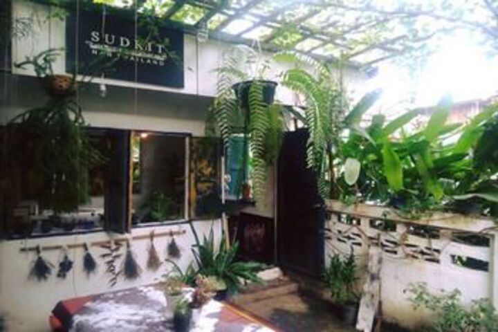 Sudrit Arts Gallery Hostel