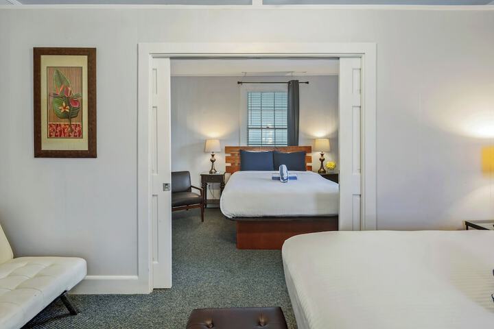 Room 34 of 62