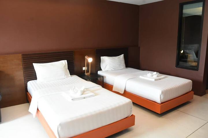 Room 17 of 35