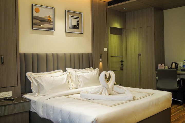 Room 3 of 16