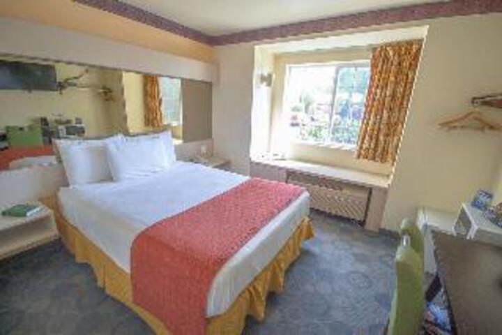 Econo Lodge Hotel Auburn in Auburn, WA
