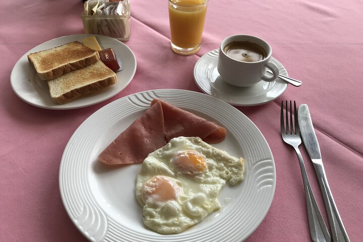 Breakfast meal