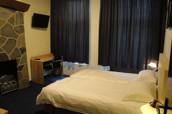 Room 8 of 61