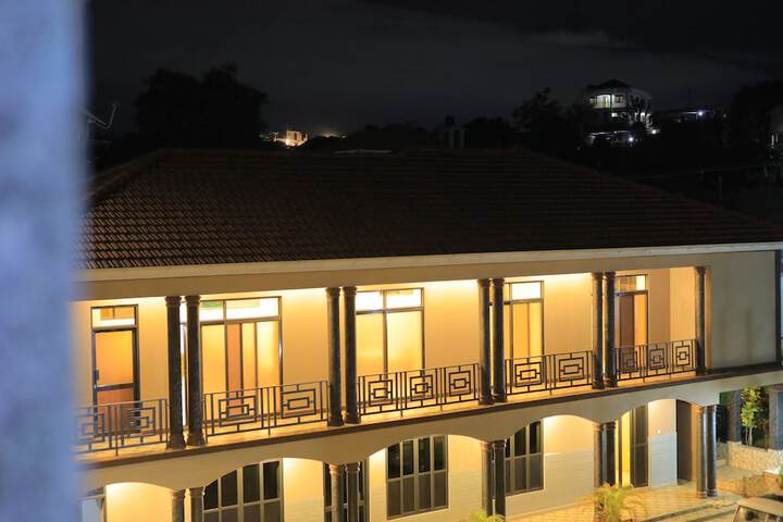 Hotel 74 of 79