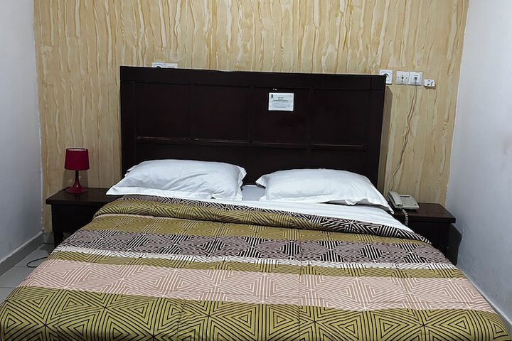 Room 121 of 307