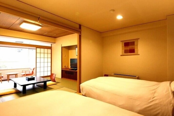 Room 18 of 43