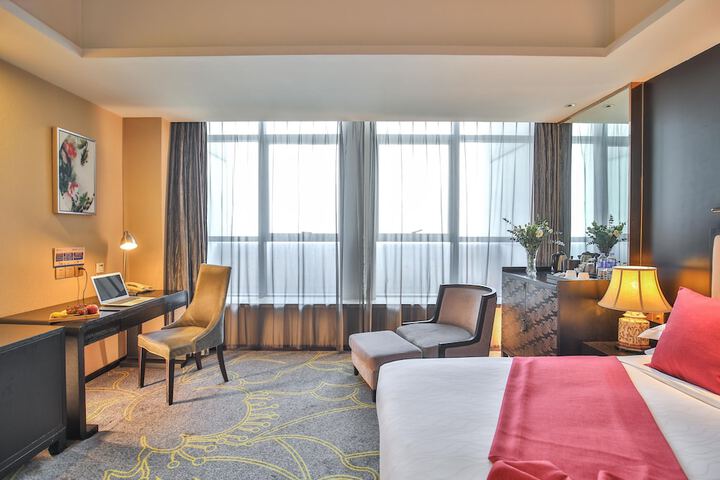 Room 11 of 62