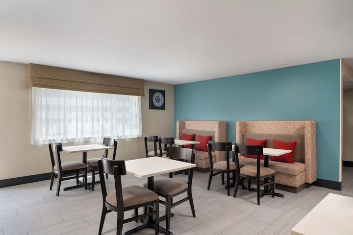 Breakfast/Coffee Service 34 of 49