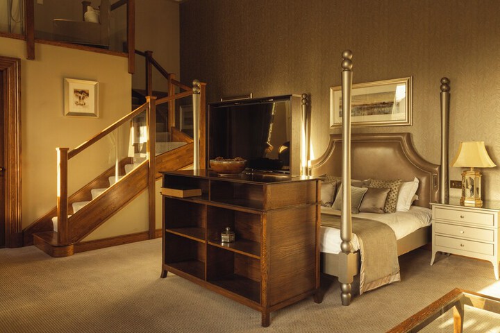 Room 25 of 63